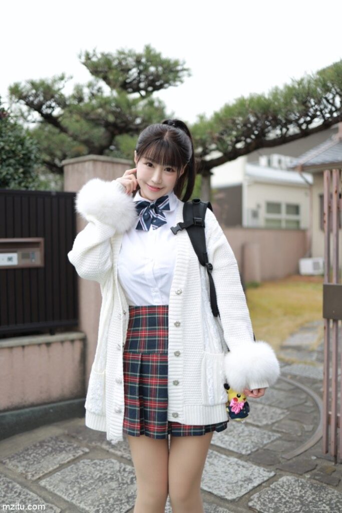 甜美小姐姐朱可儿：下课后来一场尾随的约会-七七小屋