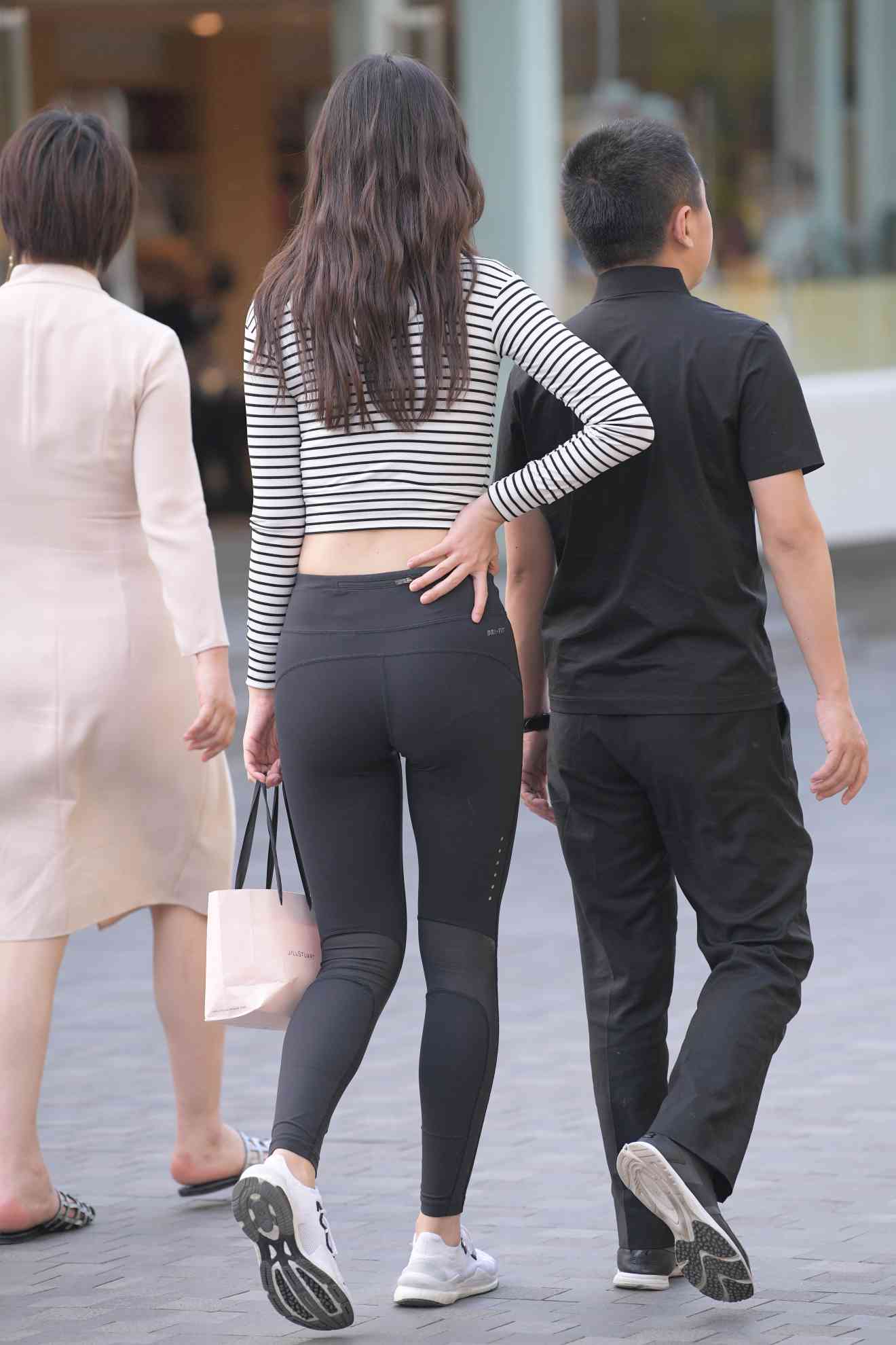 图片[3]-【免费】逛街的瑜伽裤女人【23P】04033-七七小屋