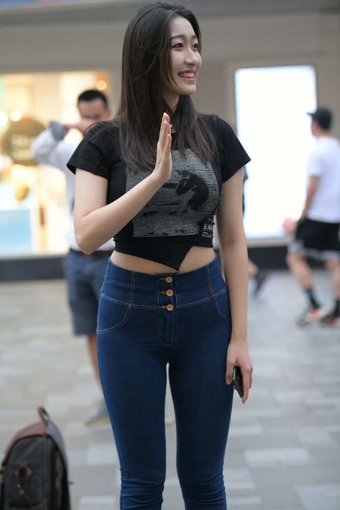 紧身牛仔裤女人J2784 240P-6.66GB-七七小屋