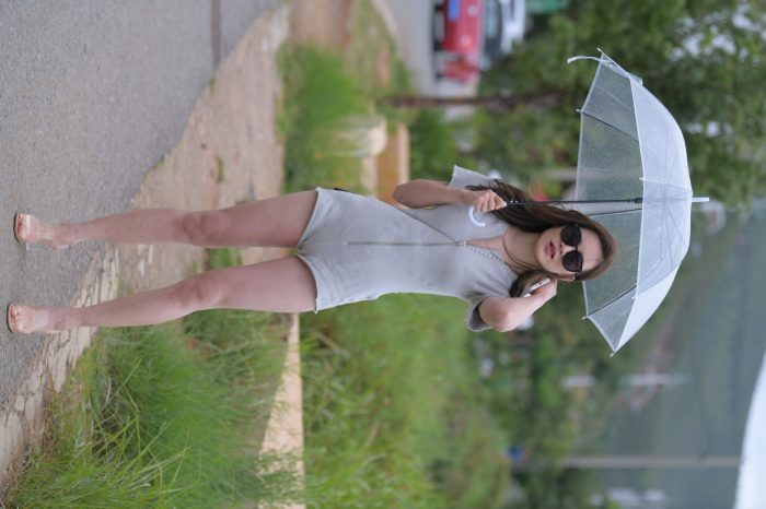 在海边开跑车的连衣短裤女孩【390P】00030-七七小屋