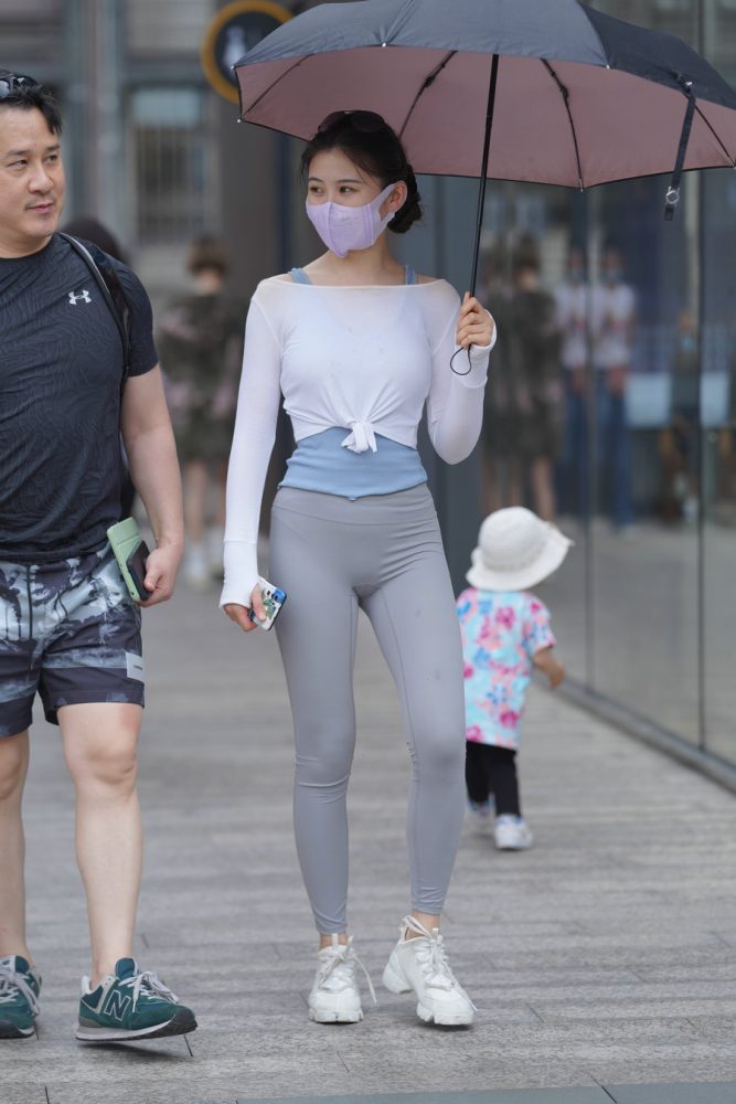 街拍逛街的瑜伽裤小女人  J2874 36P-469MB-七七小屋