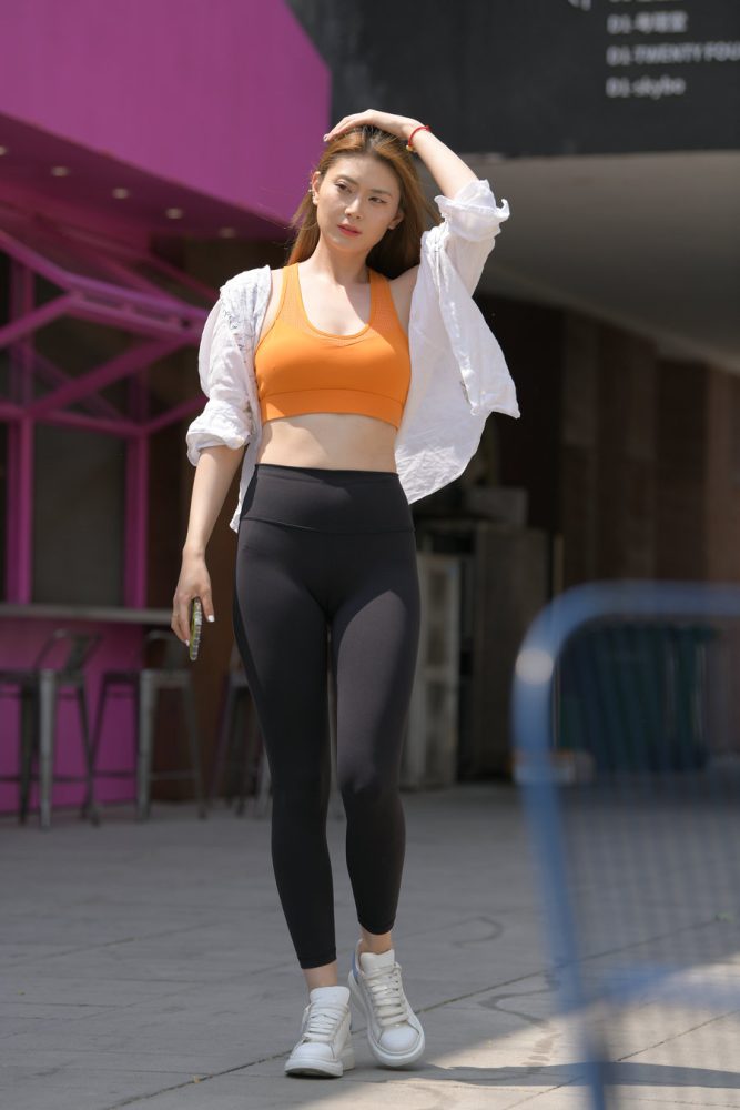 自信的瑜伽裤女孩J3670 712P-14.9GB-七七小屋