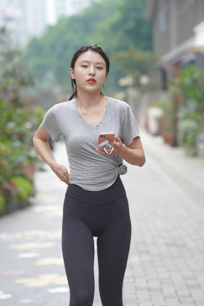 户外运动的瑜伽裤女孩J3008 845P2V-22.9GB-七七小屋