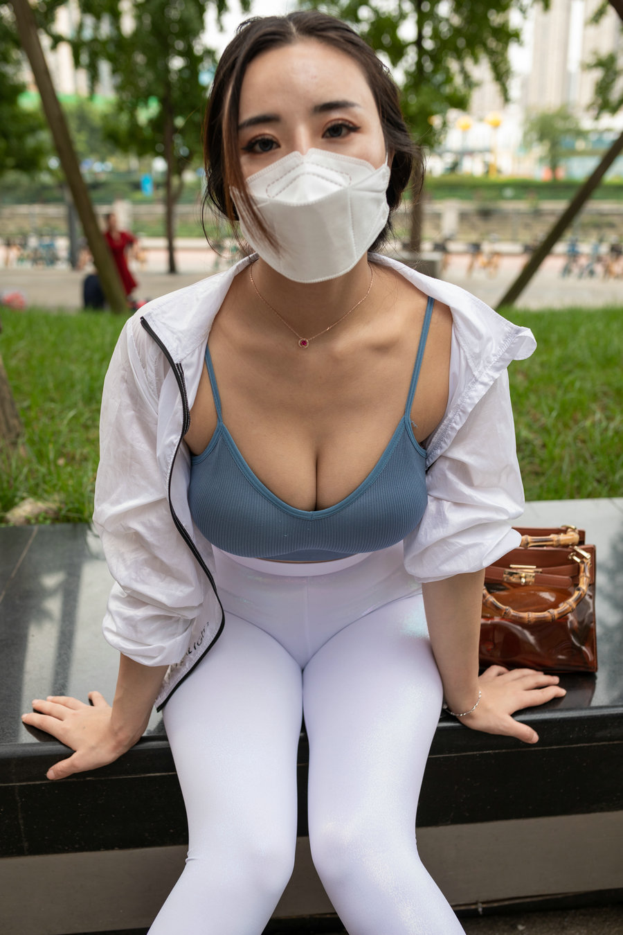 图片[1]-白色瑜伽裤女孩很漂亮 J1518 856P4V-30.0GB-七七小屋
