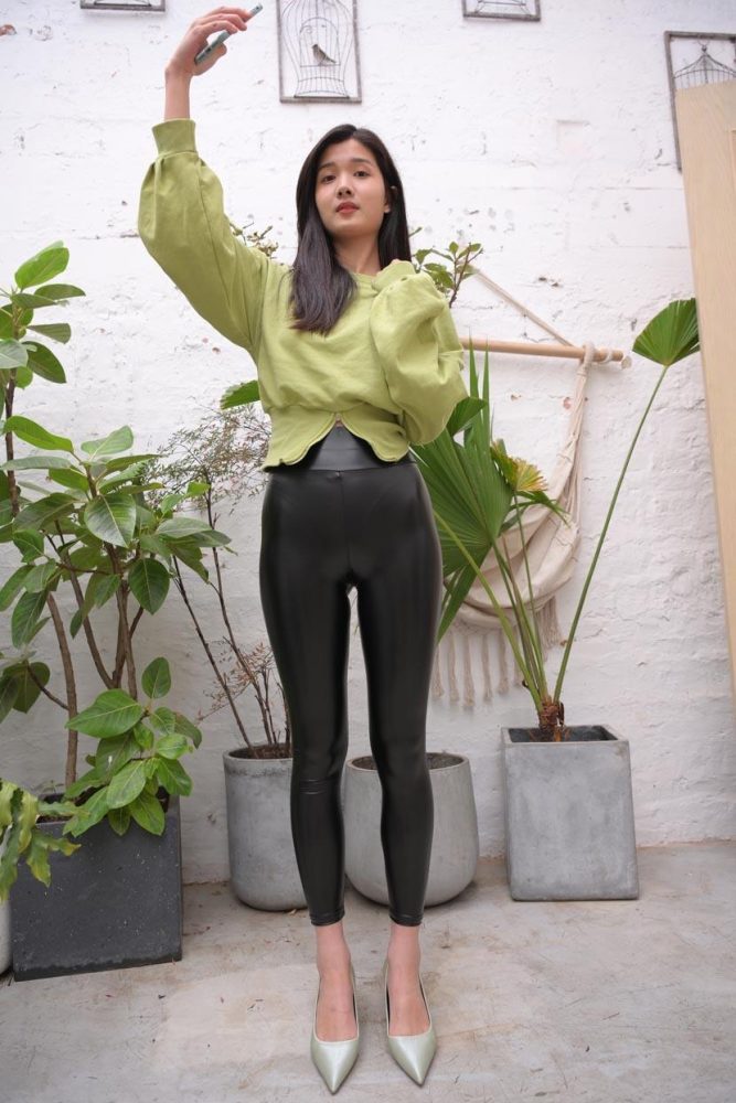 身材很棒的紧身皮裤女孩 J1537 653P1V-19.3GB-七七小屋