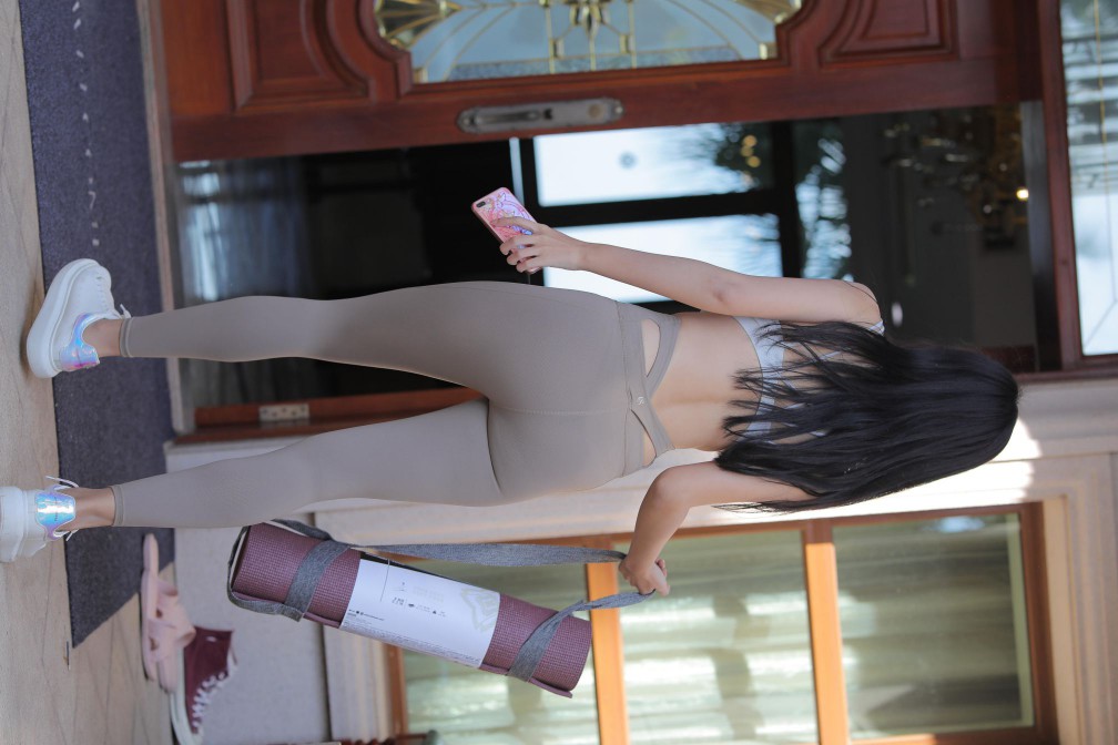 图片[5]-灰色瑜伽裤温柔的女孩【369P】00058-七七小屋