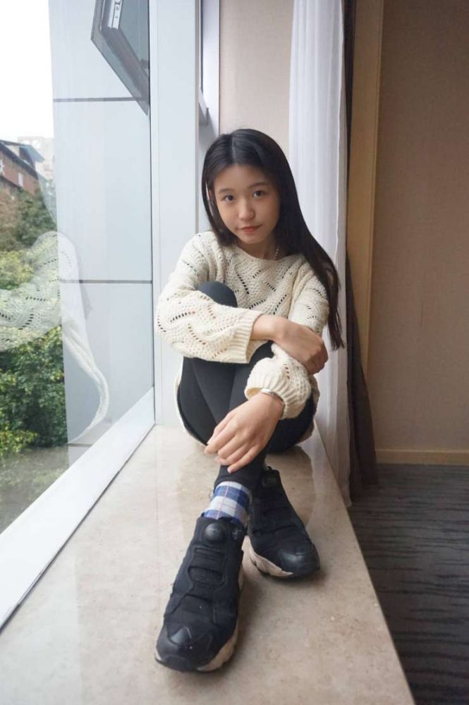 眼神很清澈的赤脚女孩【59P】20020-七七小屋