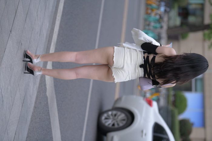 长发飘飘的白色热裤美丽女孩【49P】00029-七七小屋