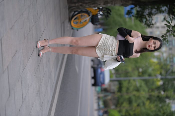 长发飘飘的白色热裤美丽女孩【49P】00029-七七小屋