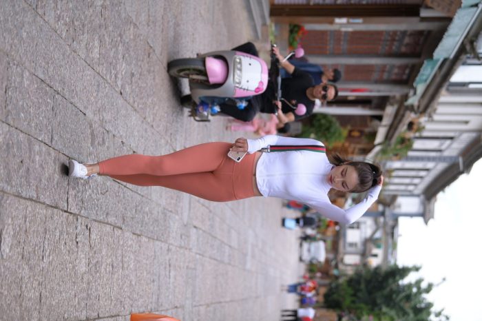 橙色瑜伽裤的高马尾姑娘【615P】00051-七七小屋