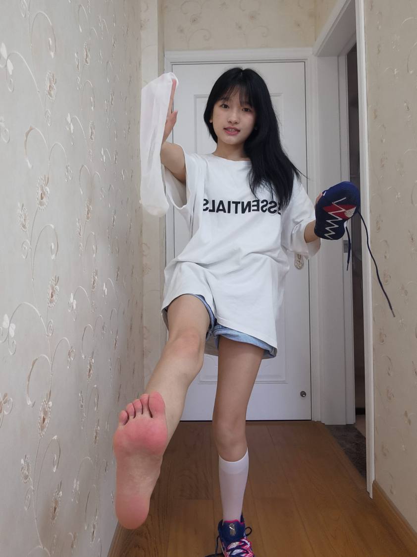 图片[1]-调皮的白袜女孩【149P】20017-七七小屋