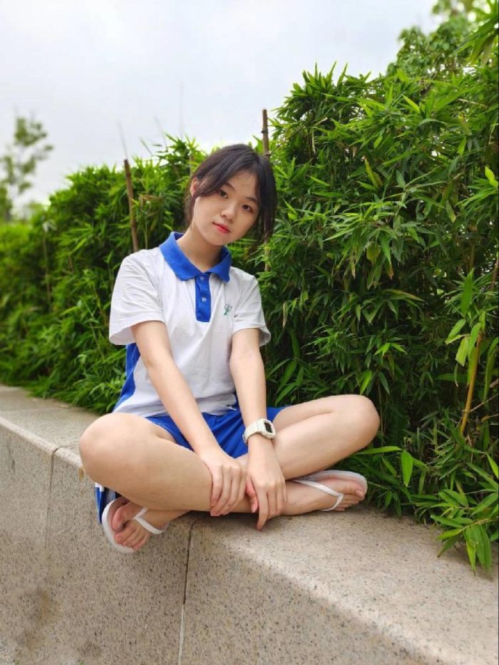 穿校服非常清纯的小姑娘【49P】20003-七七小屋