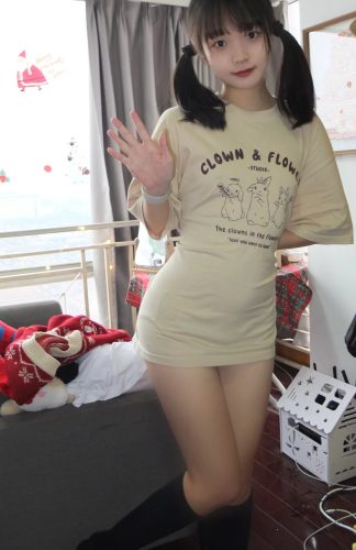 图片[9]-网格丝袜的清纯双马尾小姑娘-七七小屋